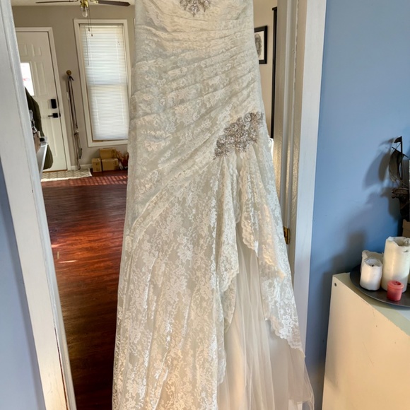 Wedding Dress - Picture 2 of 15